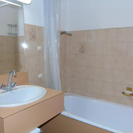 Apartment Spacieux 3 Pieces Avec Balcon A - 6 Personnes - Fr-1-198-127